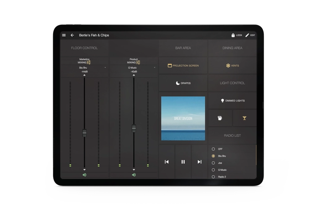 AUDAC Touch aplikacija — kontrolni dashboard na tabletu